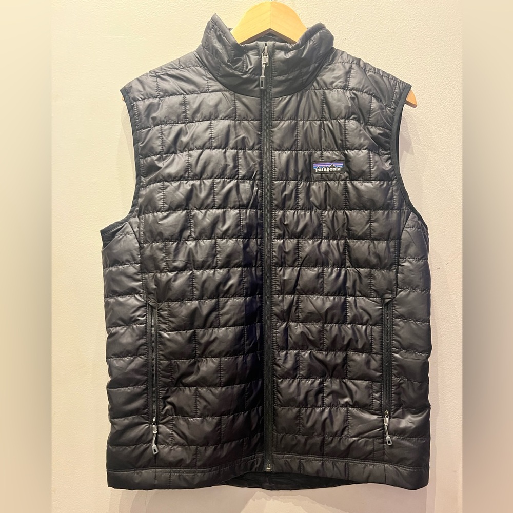 Mens Patagonia Vest ( New with tags)